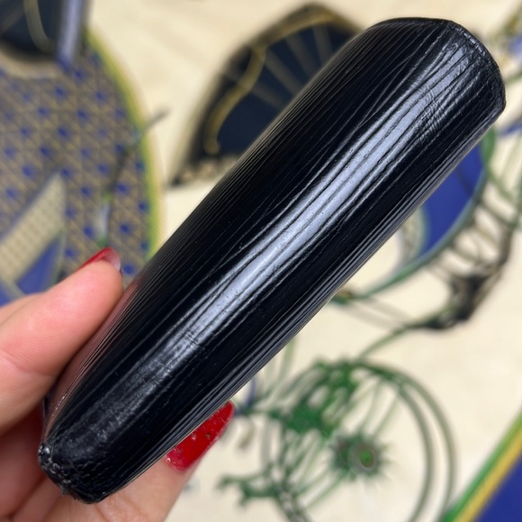 Auth. LV Louis Vuitton Black Epi Multicles 6 Key Ring Hoop Wallet unisex VTG - Picture 6 of 17